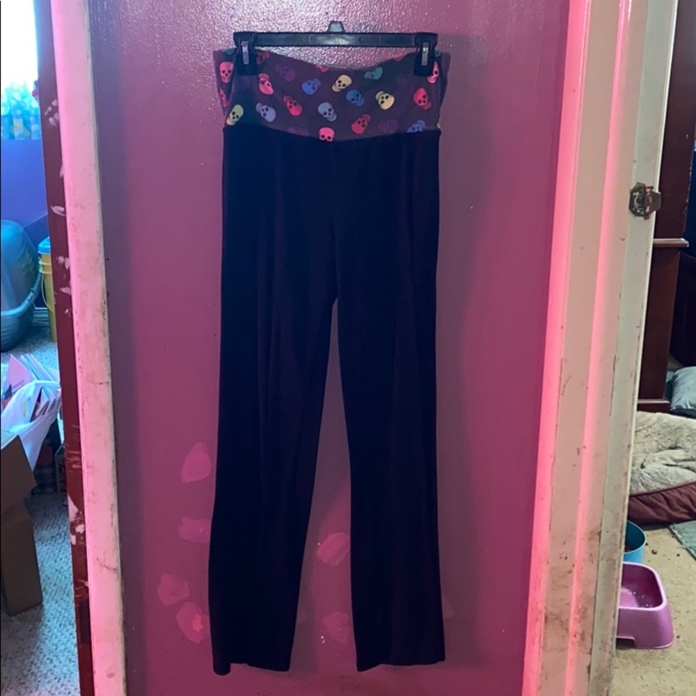 Skull yoga pants